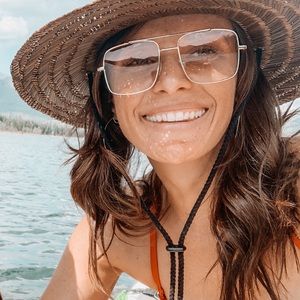 Meet your Posher, Megan